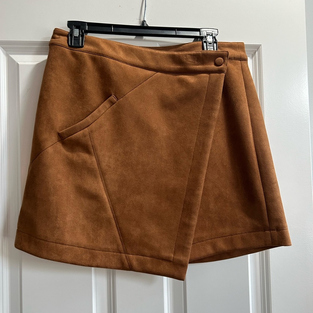 NWOT William B Stylish Brown Wrap Skirt